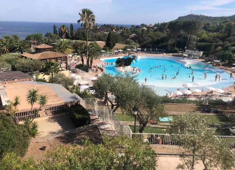 Apartment Appart Vue Mer Et Esterel-Piscine Saint-Raphael