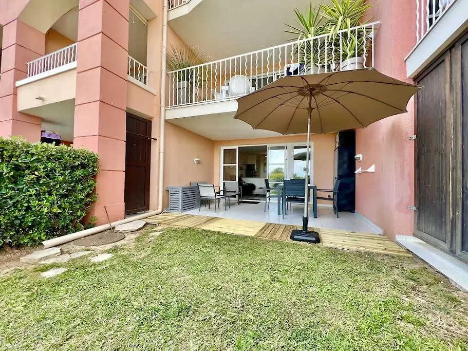 Appart Vue Mer Et Esterel-Piscine Saint-Raphael  Apartment